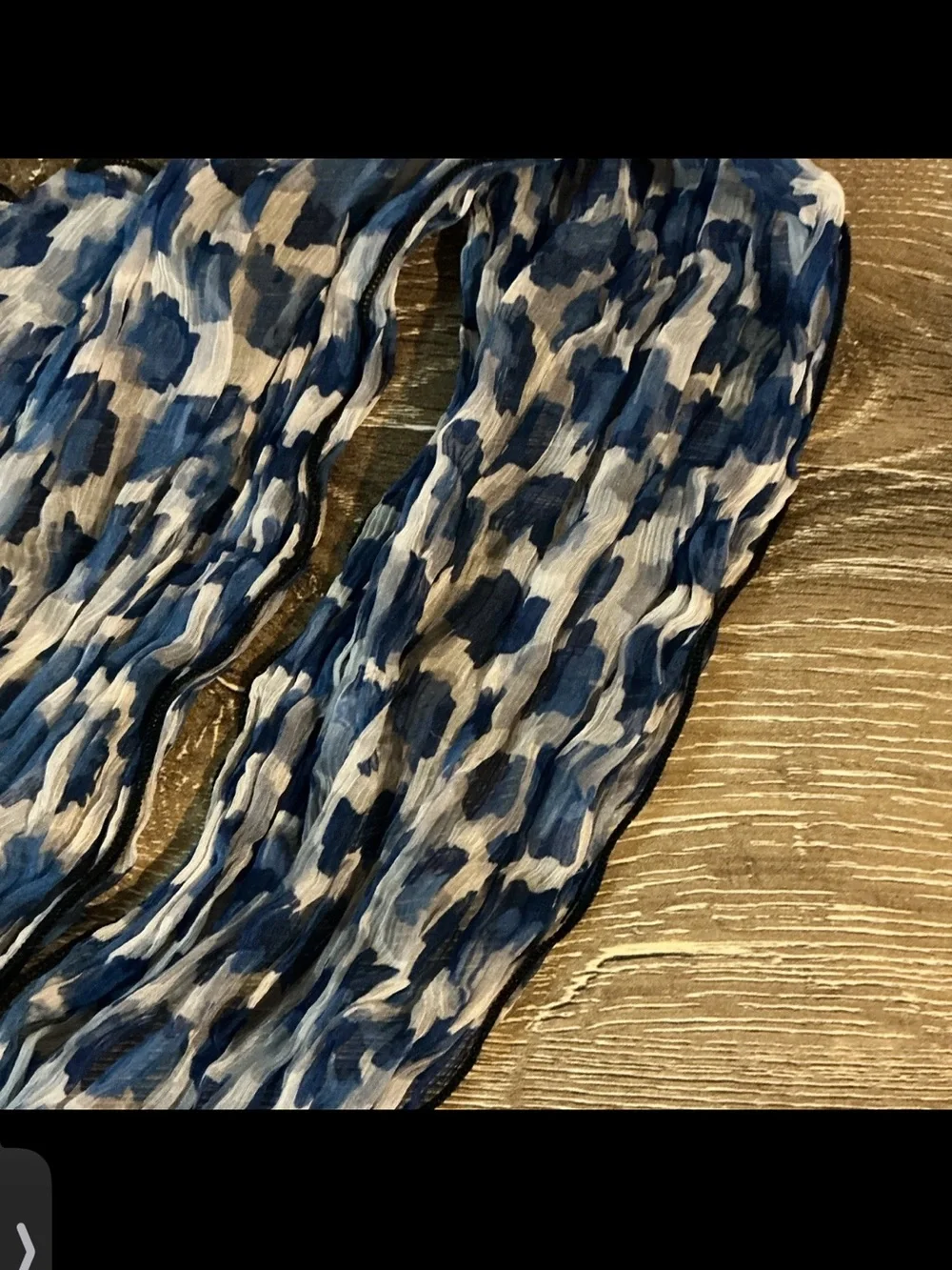 Caron Miller Santa Bárbara Blue White Gray Patterned Lightweight Scarf 9.5 x 71